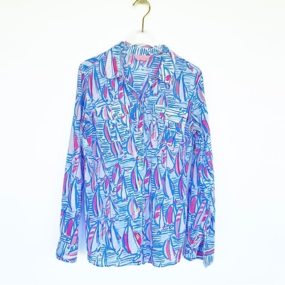 Lilly Pulitzer Tops - LILLY PULITZER Red Right Return style button down blouse Womens size 4